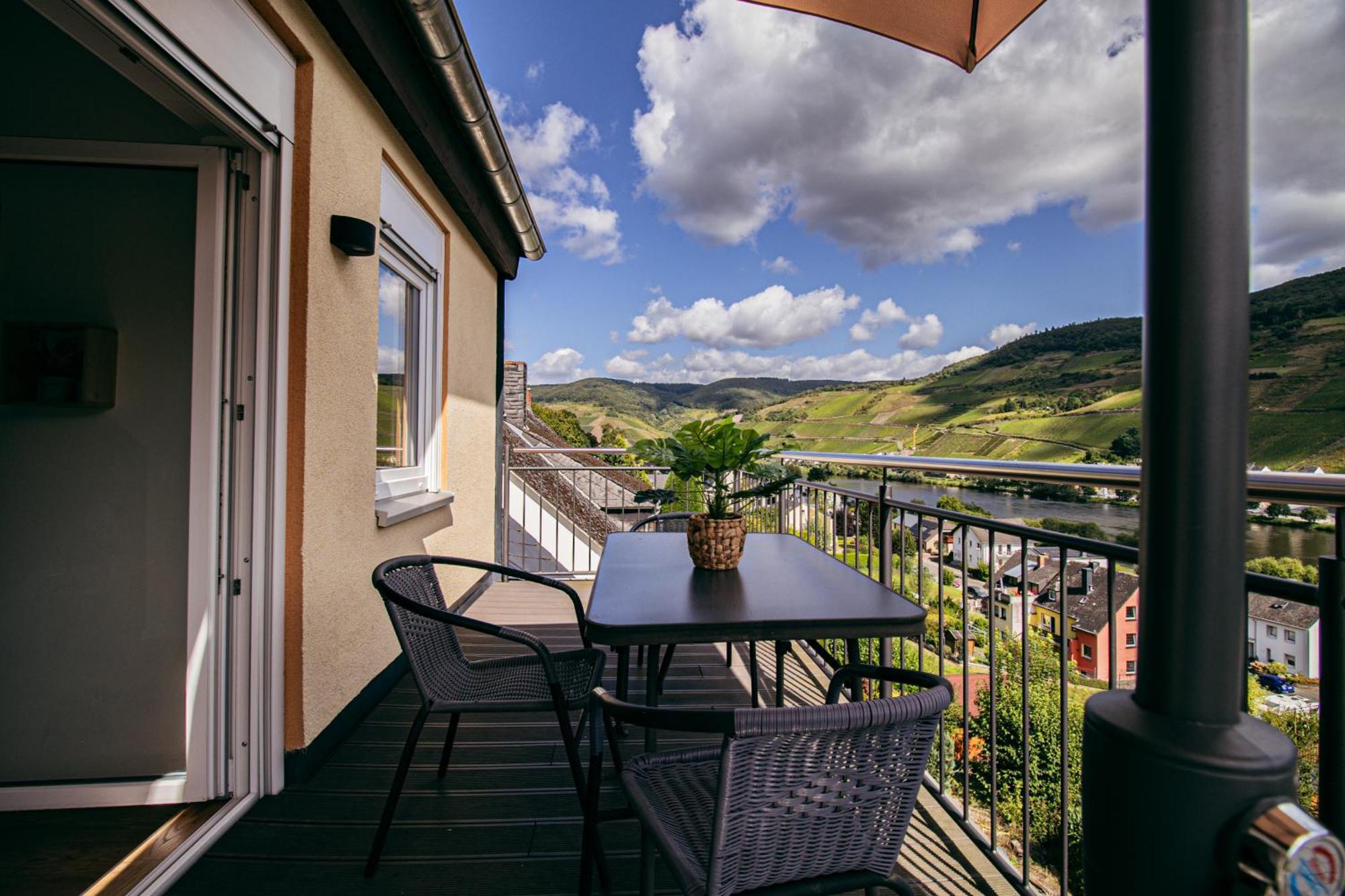 Sky Apartment, Blick Zur Mosel, Grosser Balkon, Kaffeemaschine, Smart Tv Apartment Zell an der Mosel
